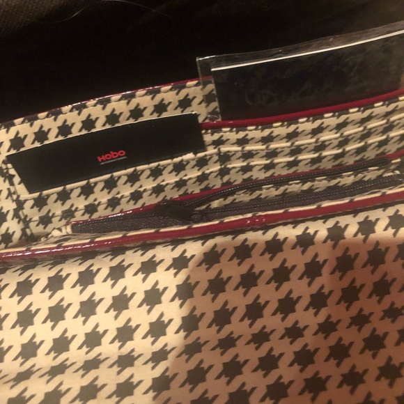 NWT Hobo Crimson patent leather clutch/ wristlet. Great Holiday Item